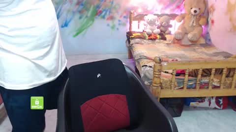 Snapshot of novapol chatting on 10/23/25, 01:43 Novapol online show from 10/23/25, 01:43