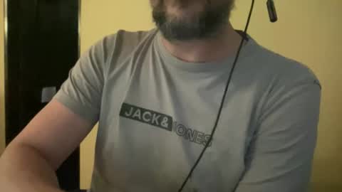 Snapshot of novio_muyalto chatting on 04/22/26, 10:00 novio_muyalto online show from 04/22/26, 10:00