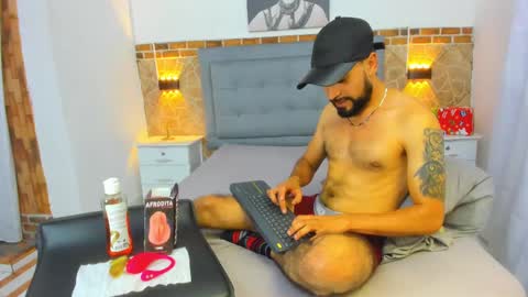 Snapshot of npga96 chatting on 01/02/25, 02:35 NPGA96 online show from 01/02/25, 02:35