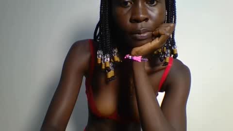 nubian_nightinggale01 online show from 01/10/26, 12:12