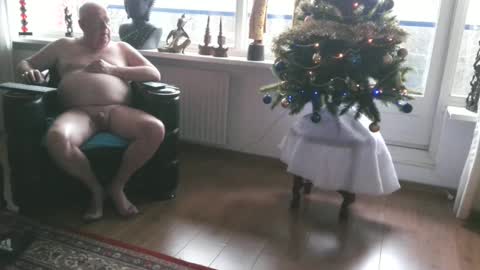 Snapshot of nudejohn chatting on 12/27/24, 10:45 Nudejohn online show from 12/27/24, 10:45