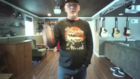 Snapshot of nudistguy194549 chatting on 03/02/25, 08:40 Nudistguy online show from 03/02/25, 08:40