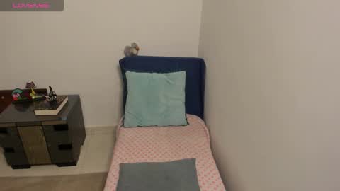 nuit_rose online show from 10/15/25, 02:33