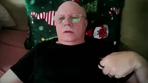 Snapshot of nukiss chatting on 12/18/25, 09:15 nukiss online show from 12/18/25, 09:15