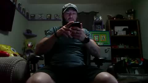 Snapshot of number1dad_ chatting on 09/09/25, 10:37 Awwwww Hey Sweetie Pies. Welcome To The Sweetie Pie Lounge. Enjoy The Dad-Cast. SweetCorny Fun-loving Dad Talk. online show from 09/09/25, 10:37