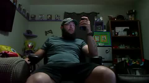 Snapshot of number1dad_ chatting on 09/10/25, 09:31 Awwwww Hey Sweetie Pies. Welcome To The Sweetie Pie Lounge. Enjoy The Dad-Cast. SweetCorny Fun-loving Dad Talk. online show from 09/10/25, 09:31