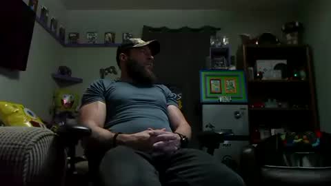 Snapshot of number1dad_ chatting on 09/15/25, 03:39 Awwwww Hey Sweetie Pies. Welcome To The Sweetie Pie Lounge. Enjoy The Dad-Cast. SweetCorny Fun-loving Dad Talk. online show from 09/15/25, 03:39