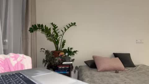 Snapshot of nura_foxx chatting on 10/03/25, 01:13 nura_foxx online show from 10/03/25, 01:13