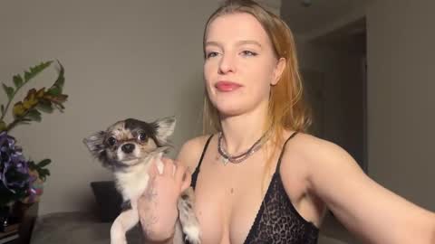 nura_foxx online show from 02/08/26, 12:47