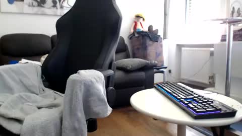 nursefan online show from 06/19/26, 10:52