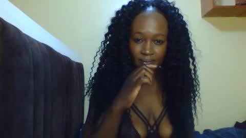 nutgal online show from 10/15/25, 09:53