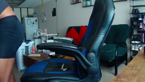 Snapshot of nuttyxmusk chatting on 05/06/26, 01:49 Check the links online show from 05/06/26, 01:49