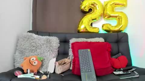 Snapshot of nyalgasai1 chatting on 01/14/25, 06:13 Nia online show from 01/14/25, 06:13