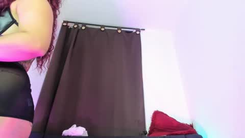 Snapshot of nyalgasai1 chatting on 03/10/25, 05:43 Nia online show from 03/10/25, 05:43