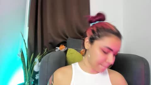 Snapshot of nyalgasai1 chatting on 10/17/25, 12:14 Nia online show from 10/17/25, 12:14