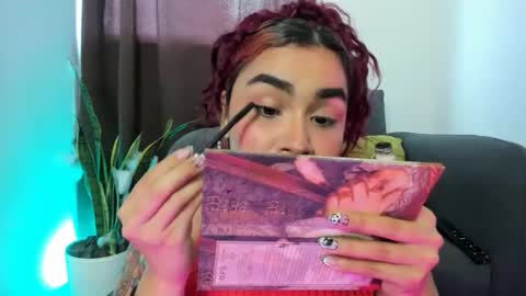 Snapshot of nyalgasai1 chatting on 10/27/25, 08:35 Nia online show from 10/27/25, 08:35