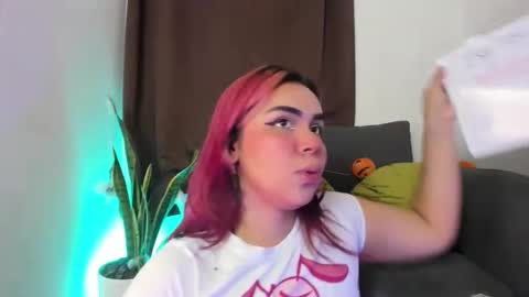 Snapshot of nyalgasai1 chatting on 11/11/25, 03:06 Nia online show from 11/11/25, 03:06