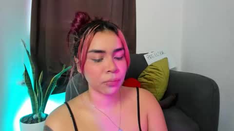 Snapshot of nyalgasai1 chatting on 11/15/25, 10:15 Nia online show from 11/15/25, 10:15