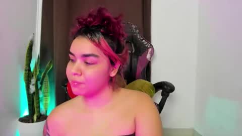 Snapshot of nyalgasai1 chatting on 12/04/25, 11:46 Nia online show from 12/04/25, 11:46