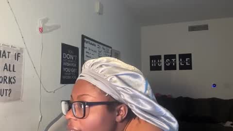 Snapshot of nybellaho chatting on 02/03/25, 04:57 bella2sexy online show from 02/03/25, 04:57