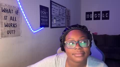 Snapshot of nybellaho chatting on 02/07/25, 06:56 bella2sexy online show from 02/07/25, 06:56