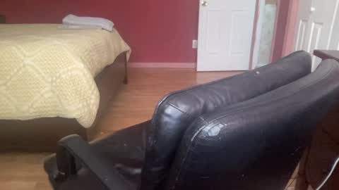 Snapshot of nyc2100 chatting on 01/21/25, 06:55 Your HOTBF online show from 01/21/25, 06:55