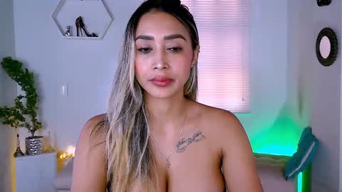 Nycole online show from 01/13/25, 08:37