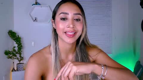 Nycole online show from 01/15/25, 03:00