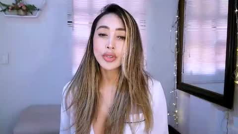 Nycole online show from 09/12/25, 04:18