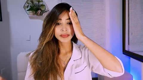 Snapshot of nycole_1988 chatting on 03/22/26, 02:26 Nycole online show from 03/22/26, 02:26