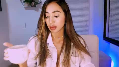 Snapshot of nycole_1988 chatting on 03/23/26, 01:31 Nycole online show from 03/23/26, 01:31