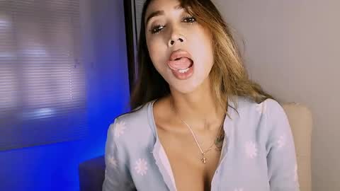 Snapshot of nycole_1988 chatting on 04/09/26, 10:15 Nycole online show from 04/09/26, 10:15