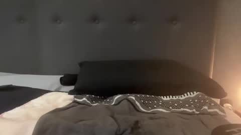 Snapshot of nykos69 chatting on 10/22/25, 09:25 nykos69 online show from 10/22/25, 09:25