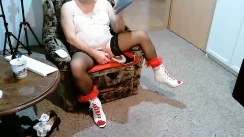 Snapshot of nyloniasau chatting on 01/11/25, 02:36 Strumpfhose online show from 01/11/25, 02:36