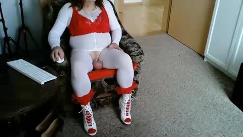 Snapshot of nyloniasau chatting on 01/27/25, 09:23 Strumpfhose online show from 01/27/25, 09:23