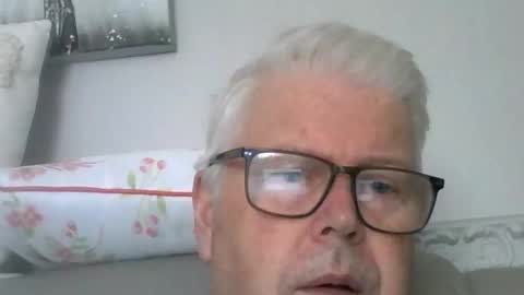 stockings  suspenders mad online show from 09/09/25, 09:31