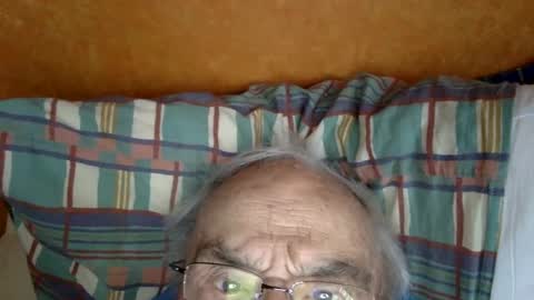 Snapshot of nymouf chatting on 01/12/25, 11:07 nymouf online show from 01/12/25, 11:07