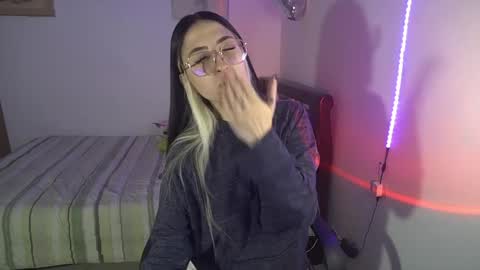 Snapshot of nymph_frida chatting on 04/01/26, 05:30 Frida online show from 04/01/26, 05:30