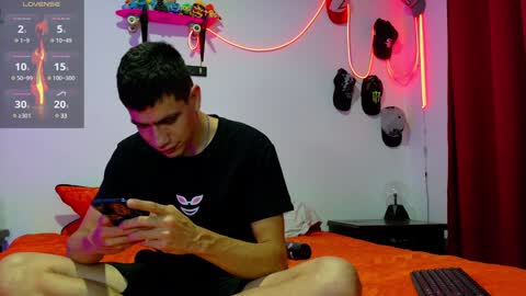 Snapshot of nymphobuddies chatting on 01/10/25, 02:46 David and Steven Independents online show from 01/10/25, 02:46