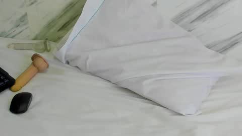 Snapshot of nymphomania9599 chatting on 01/26/25, 07:31 xionela gates online show from 01/26/25, 07:31