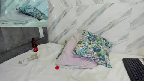 Snapshot of nymphomania9599 chatting on 02/28/25, 01:47 xionela gates online show from 02/28/25, 01:47