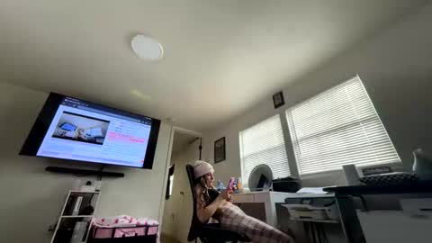 nymphomaticbaby online show from 11/12/25, 05:02