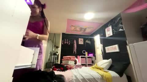 Snapshot of nymphomaticbaby chatting on 01/18/26, 03:32 nymphomaticbaby online show from 01/18/26, 03:32