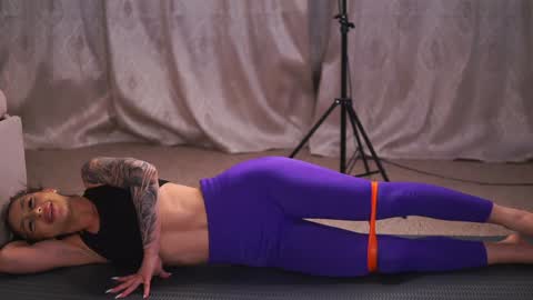 nyrobinova online show from 01/29/25, 10:16