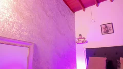 Snapshot of nyxa_ chatting on 10/24/25, 09:33 nyxa_ online show from 10/24/25, 09:33