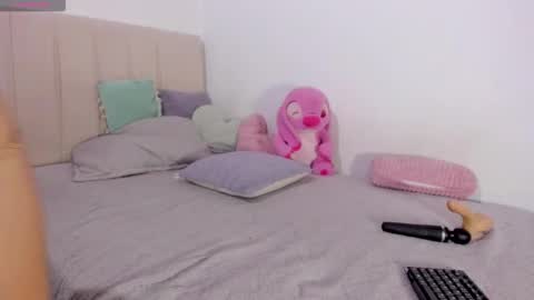 nyxax online show from 09/13/25, 10:31