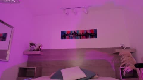 Nyx Shadow online show from 02/06/25, 09:00