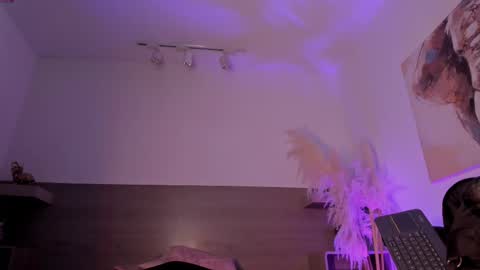 Nyx Shadow online show from 10/06/25, 03:59