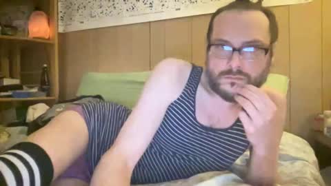 Snapshot of nyyanks232 chatting on 01/08/26, 04:59 harvestmoon online show from 01/08/26, 04:59