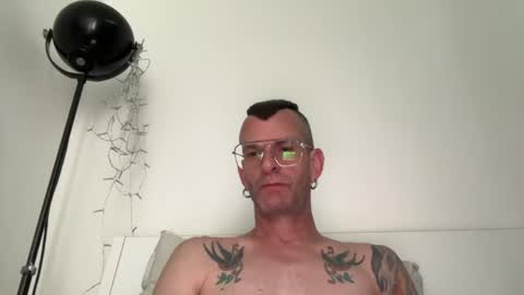 Snapshot of o_johnny_deep_o chatting on 07/12/26, 06:04 Jonathan Deep online show from 07/12/26, 06:04